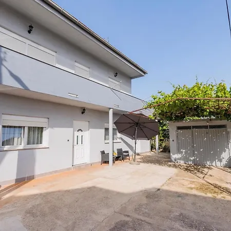 Toni Appartement *